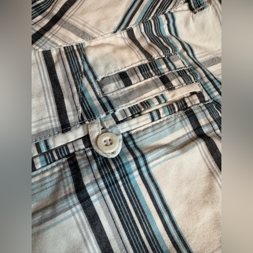 Hurley men’s 34 white/blue plaid shorts with pockets - Picture 7 of 11
